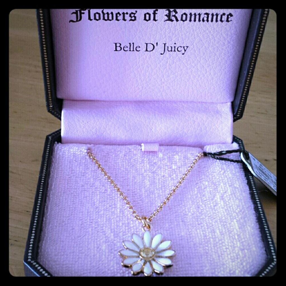 NWT! Juicy Couture Flower Necklace